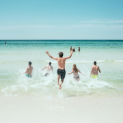 4 Français sur 10 privés de vacances un enjeu social et humain crucial